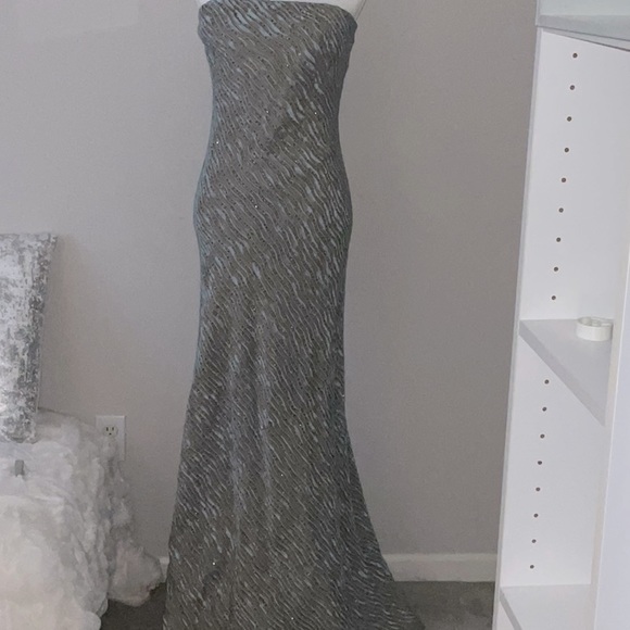 Carmen Mac Valvo designer full length evening/prom  gown - Picture 2 of 7